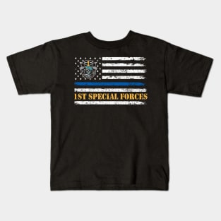 US Army 1st Special Forces Group American Flag De Oppresso Liber SFG - Gift for Veterans Day 4th of July or Patriotic Memorial Day Kids T-Shirt